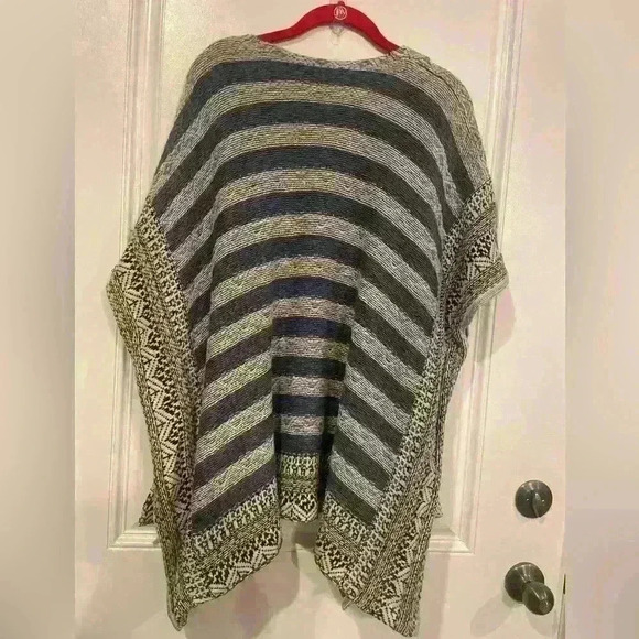 CHAPS poncho sweater - Picture 6 of 7